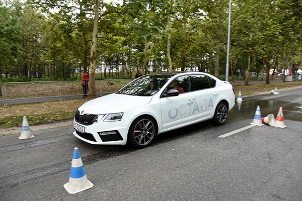 Vezetéstechnikai Napok a Debrecen Autóval